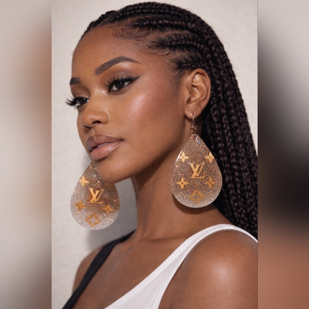 Earrings - Picture 1 of 4